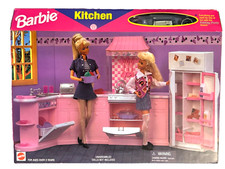 BK NIB BARBIE DOLL 1996 KITCHEN PLAYSET 67554