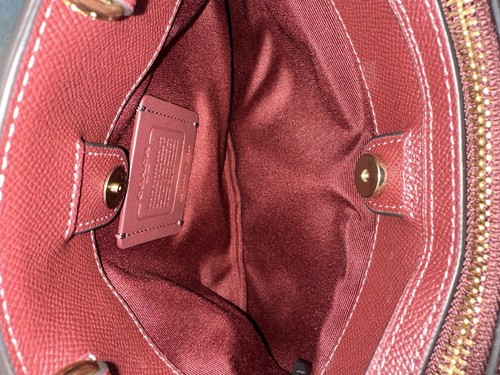 Bolso de mano/billetera opción COACH Mini Lillie polvo vino rosa cuero nuevo con etiquetas - Imagen 8 de 37