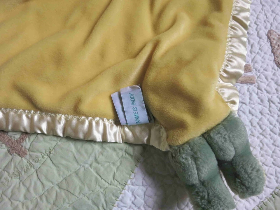 Manta de seguridad My Banky Frog PADDY verde con borde satinado y respaldo de felpa amarilla  Foto 2 de 3