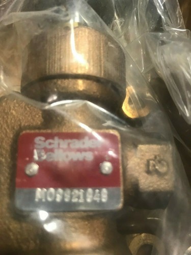 Fuelle Schrader M098-218-48 P, perno de 3 vías - válvula de resorte de retorno de empuje 1/4" nuevo - Imagen 2 de 2