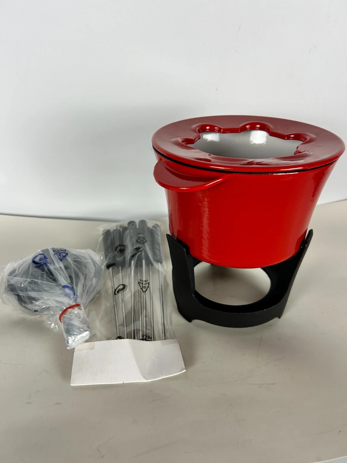 Fondue Pot Set Cast Iron Enamel Red Vintage 5.5 Cups, 6 Skewers, Covered Burner
Opens in a new windo