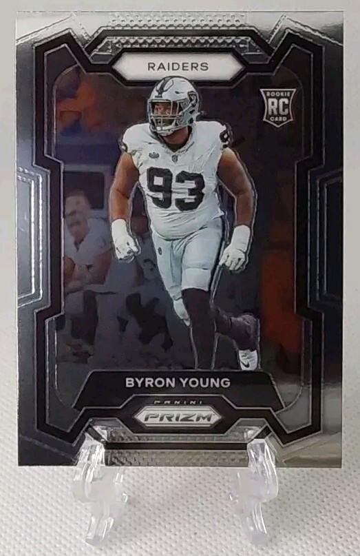 🏈2023 prizm BYRON YOUNG (rookie) football card #355🏈 *Raiders* *Alabama*