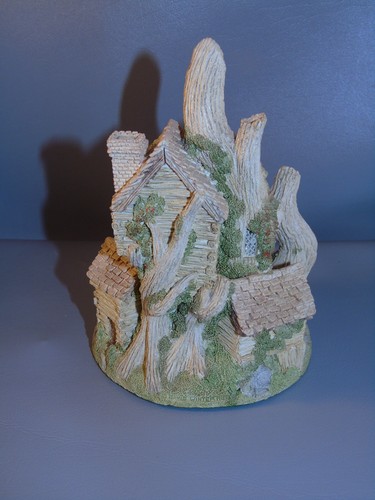 David Winter The Woodcutters Cottage The Main Collection Box & COA 1983 - Picture 4 of 6