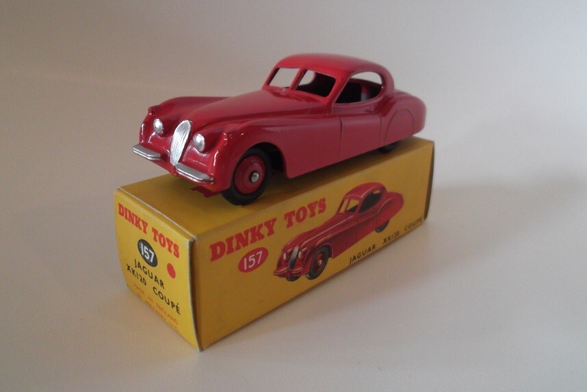 Dinky 120, Jaguar E-Type - Free Price Guide & Review