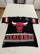 Vintage Chicago Bulls T Shirt All Over Print Men  s Size Large Salem Sports 90s