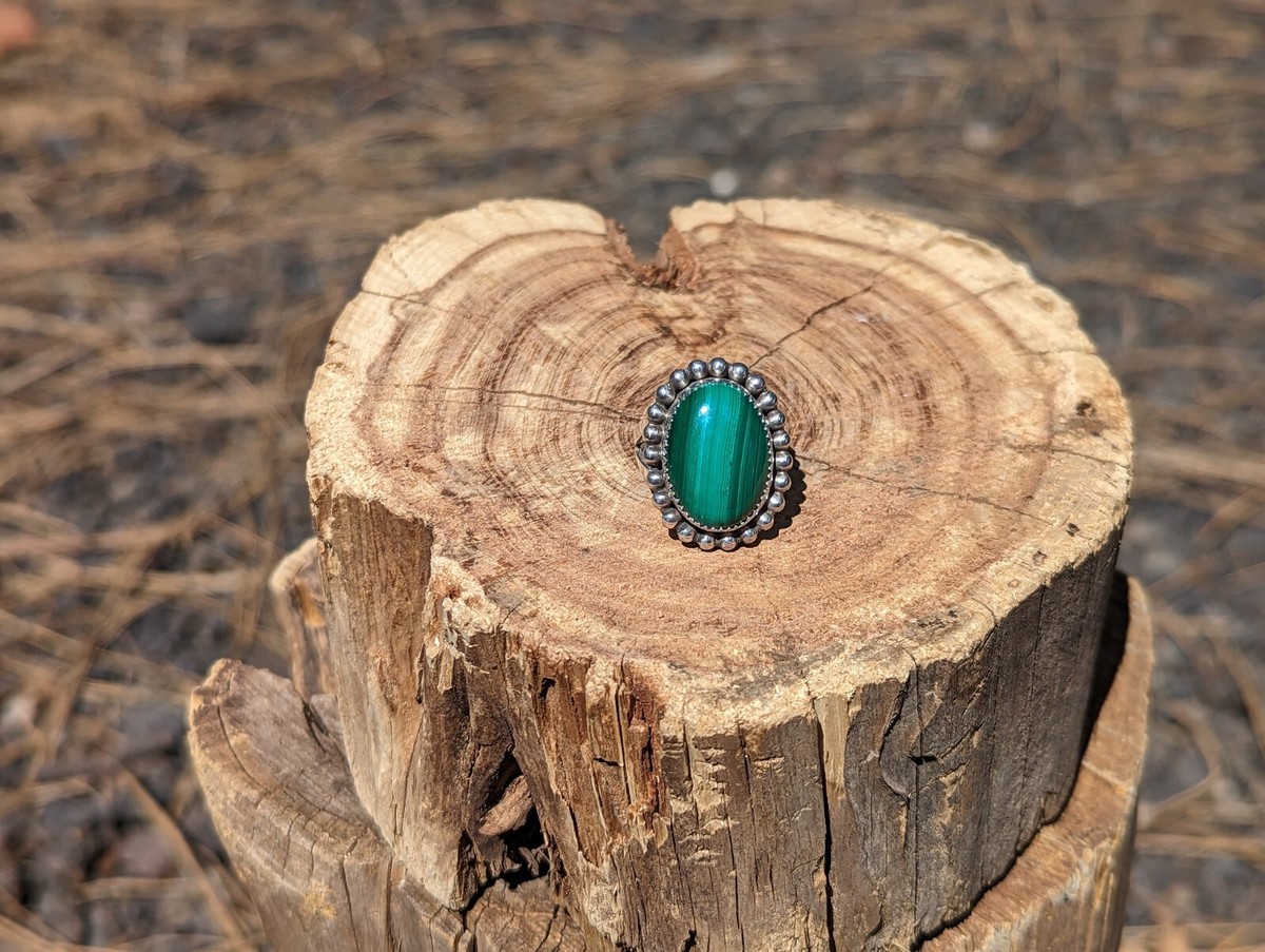 アクセサリー Vintage Silver NAVAJO Malachite Ring 925 Navajo Ring Sz 5 Green Malachite Silver Collectible Vintage