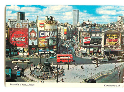 Postcard - Piccadilly Circus, London - Sir Alfred Gilbert Statue of Eros