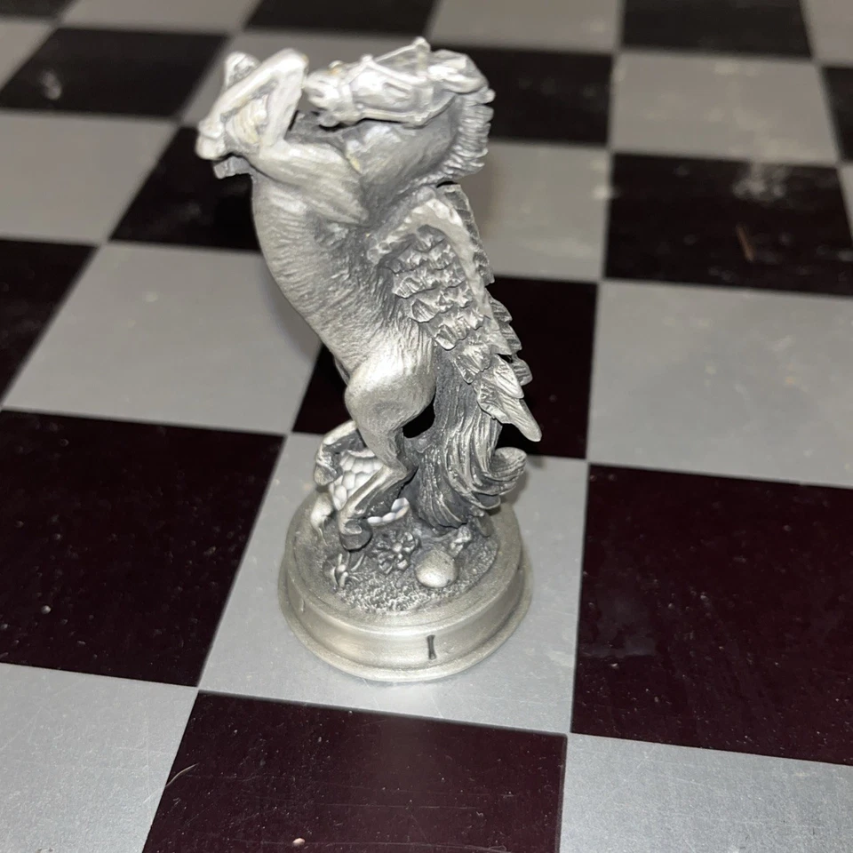 Pieza de ajedrez Fantasy of the Crystal Pegaso caballo alado caballero blanco Danbury como nueva Foto 2 de 3