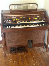 Yamaha Electric Organ Dual Manual w/ Pedalboard 122 Keys Brown