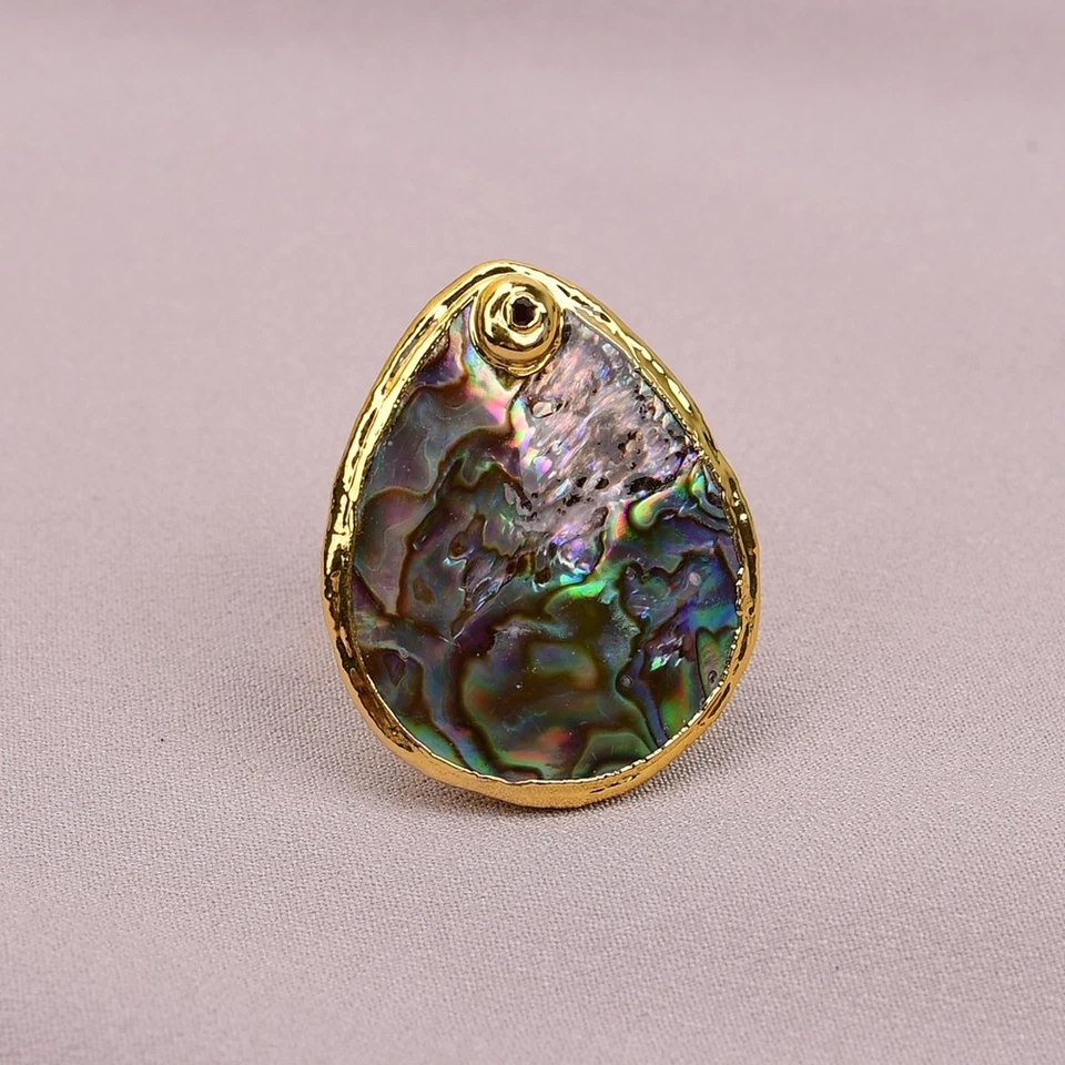 Anillos enchapados en oro ajustables con carcasa de abulón de pupa multicolor natural hechos a mano Foto 4 de 4