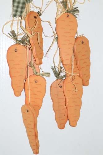 Easter Décor Wooden Carrot Straw Wall Hanging - Set of 2 - Picture 4 of 4