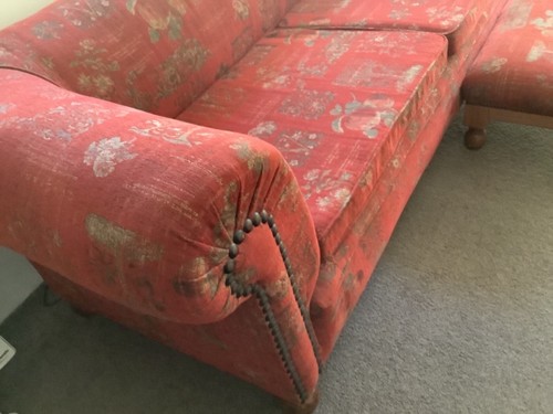 Beautiful Antique 1890’s -Frame, Restored Chesterfield Sofa - Picture 3 of 6