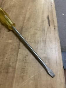 12-L-Glob-Master-Yellow-Flat-Screwdriver-USA-very-Clean