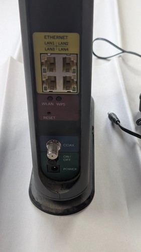 Motorola MG7550 16x4 High Speed Cable Modem Plus AC1900 WiFi Router - Zdjęcie 2 z 4