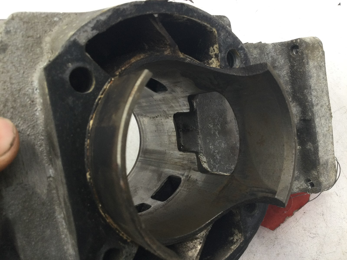 Yamaha Jug Cylinder Mag Right 1984-1999 Phazer 480F PZ480 E Yamaha Jug Cylinder Mag Right 1984-1999 Phazer 480F PZ480 E