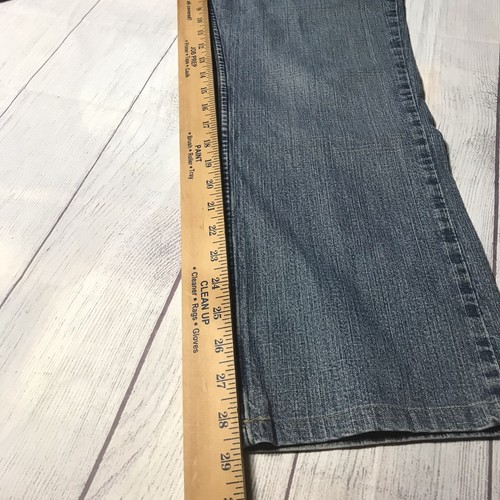 Levis Jeans Womens 10 Mid Rise Straight Blue Faded Signature Denim 32x28.5 - Picture 7 of 9