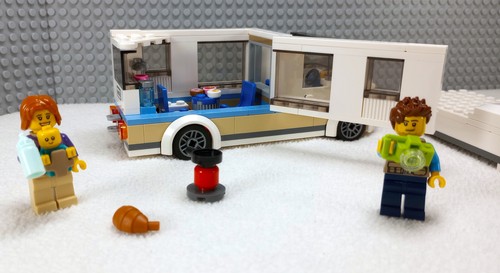 LEGO: 60283 - Holiday Camper Van - Complete - CITY - Nice Condition - Ships Fast - Picture 14 of 20