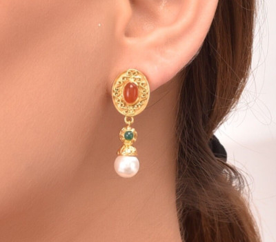 Masterly Crafted Carnelian, Green Onyx  & Pearl 14K Gold Plated Earring
