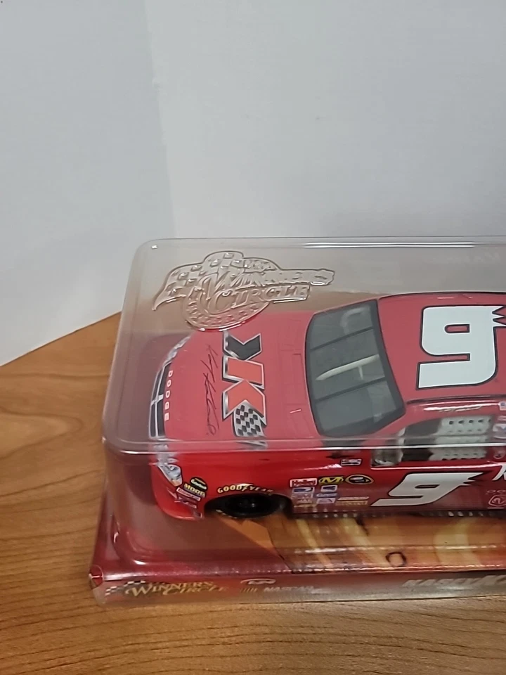 Coche modelo Nascar círculo ganador Kasey Kahne # 9 en estuche Foto 2 de 4