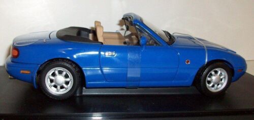 Gate 1/18 scale 01014 Mazda MX5 MK1 RH Drive Twilight blue mica - Picture 3 of 4
