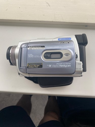 Sony Digital Handycam DCR-TRV75E Camcorder Bundle with Lenses, Accessories & Box - Picture 3 of 20