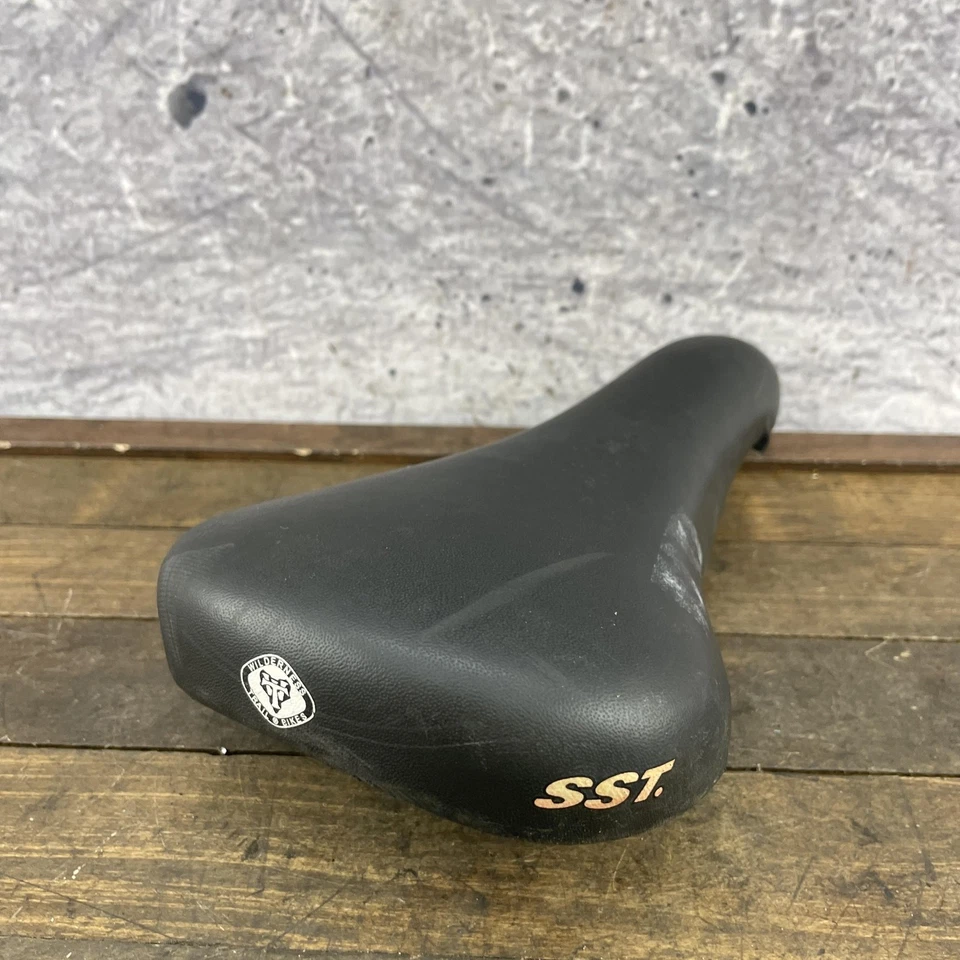Sillín de bicicleta vintage WTB SST rieles de acero negro años 90 asiento de montaña BMX 330 g Foto 4 de 4
