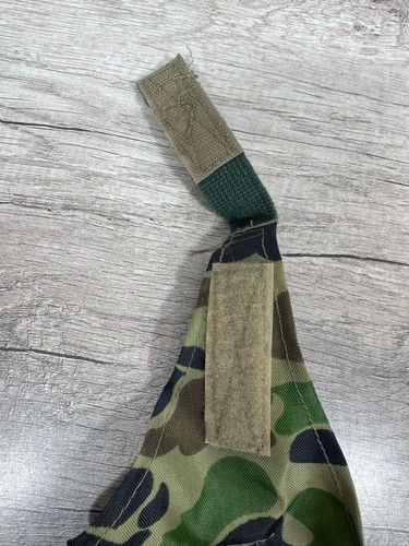 Vintage Nylon Green Frogskin Camo Over Pant Hunting Chaps OSFM Game Winner - Picture 3 of 20