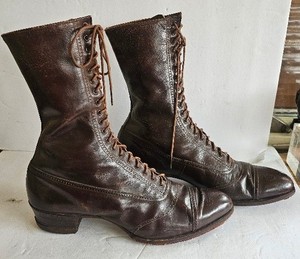 Antique Ladies Victorian High Lace Up  Boots Brown   Leather c. 1890s
