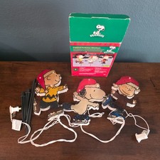 Peanuts Lighted Pathway Markers Snoopy Charlie Brown Linus Christmas Read