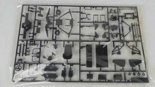 TAMIYA TEAM LOTUS J.P.S. MK III 1:20 MODEL KIT NO. 20004 NEW - Picture 8 of 10