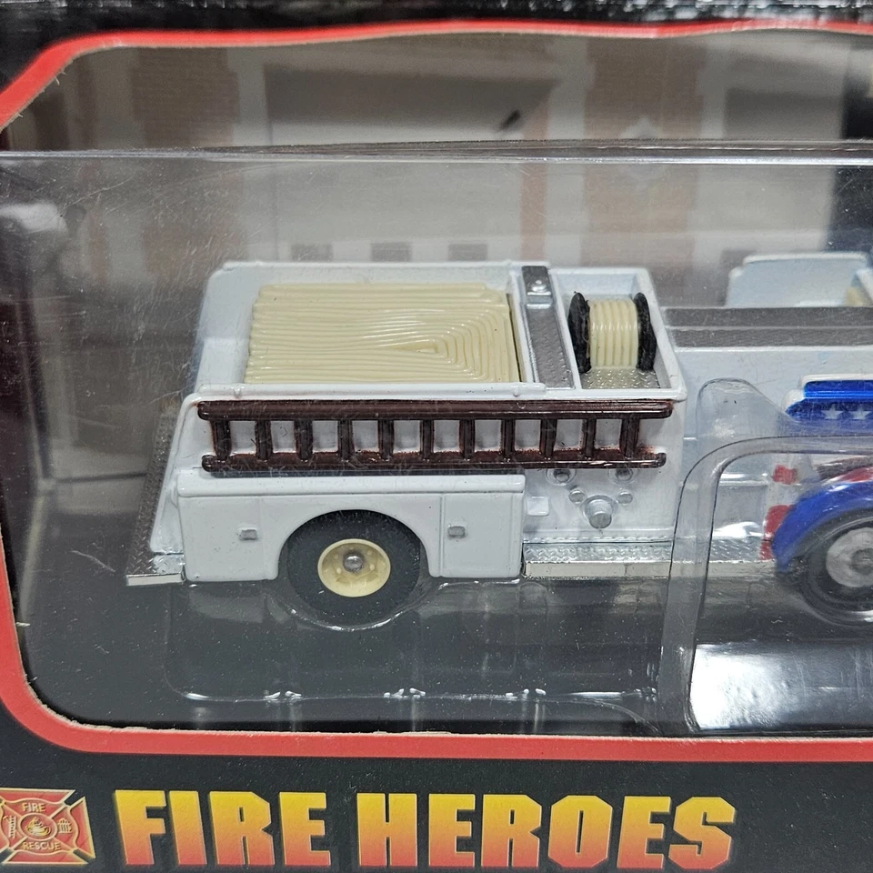 Camión de playa Corgi Fire Heroes ALF 900 estrellas y rayas Vero CS90063 fundido a presión en caja Foto 3 de 4