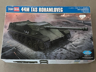 Hobby Boss 83898 1:35 44M TAS Rohamloveg (# 83898) - Sealed Bags