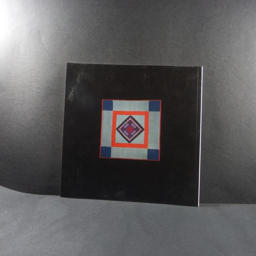 Amish Quilts of Lancaster Country by Julie Silber Exhibition Catalogue 1990 PB - Picture 10 of 11