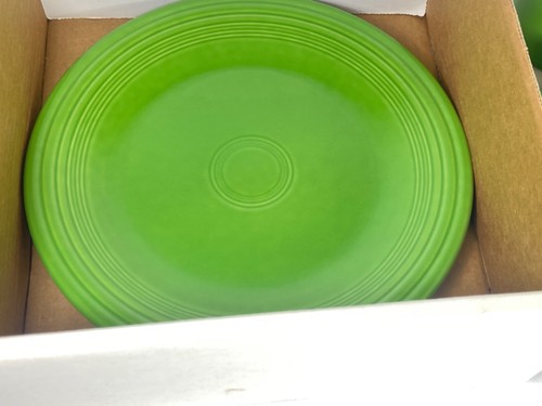 Fiestaware 4 Piece Green Place Setting Shamrock Homer Laughlin Co New in Box - Picture 6 of 16