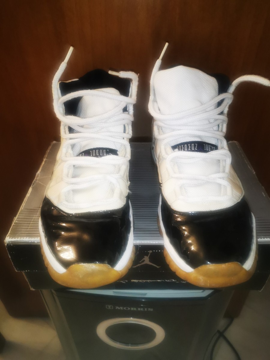 Size 11 Air Jordan 11 Retro 2000 Concord with box card