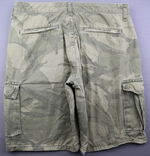 Pantalones cortos de carga camuflados para hombre Wrangler 7 bolsillos verdes 100 % algodón talla 32 - Imagen 5 de 6