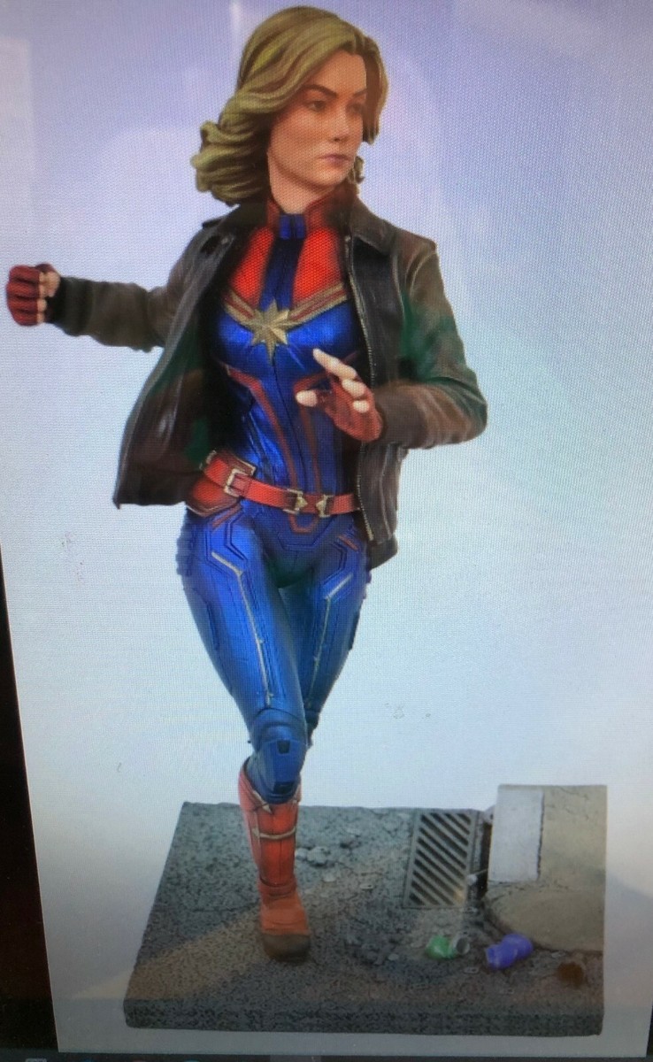 Marvel Statue Diamond Select Toys Marvel Captain Marvel Cartoon