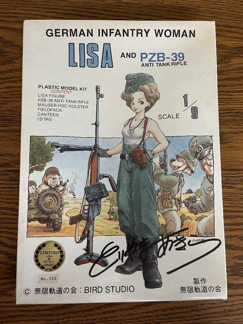 Akira Toriyama Signed LISA AND PZB-39 plastic model free