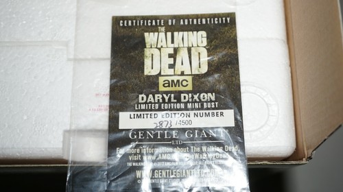 AMC The Walking Dead DARYL DIXON Limited Edition Mini Bust~Gentle Giant~UNOPENED - Picture 6 of 6