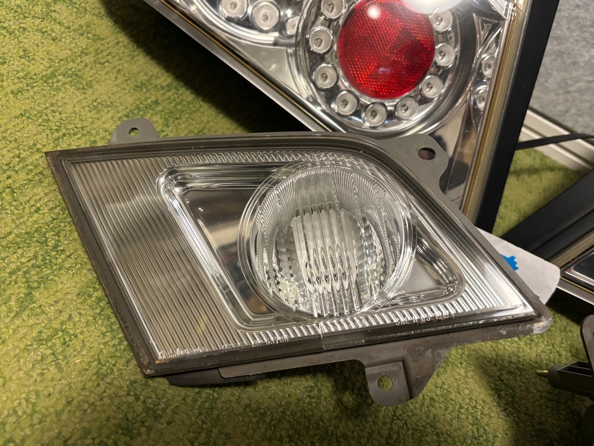 Infiniti Nissan Genuine M35 M45 Fuga Y50 Clear LED Tail Light Pair