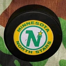 MINNESOTA NORTH STARS VINTAGE VICEROY MFG.  🏒 PUCK MADE IN CANADA 🇨🇦 RARE