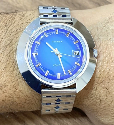 TIMEX UFO Electric Blue Dial Working 42mm Vintage Watch 1978 Made in Taiwan
