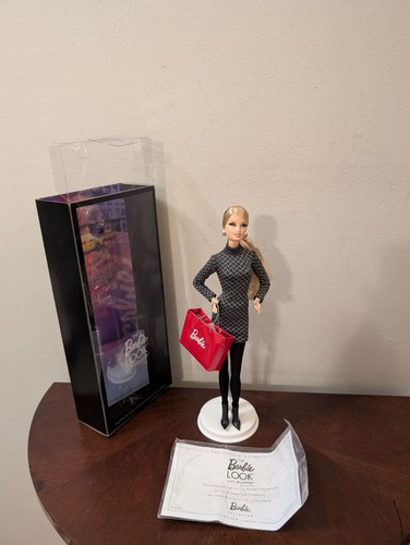 2012 THE BARBIE LOOK CITY SHOPPER SWEATER DRESS X8258 - Open Box