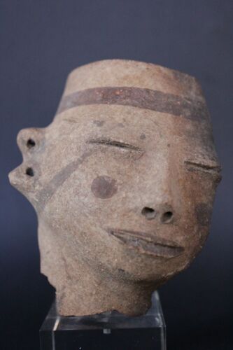 FRAGMENTO FACIAL PRECOLOMBINO PRECLÁSICO EN SOPORTE CA. 1000 a.C. - 200 a.C. - Imagen 2 de 10