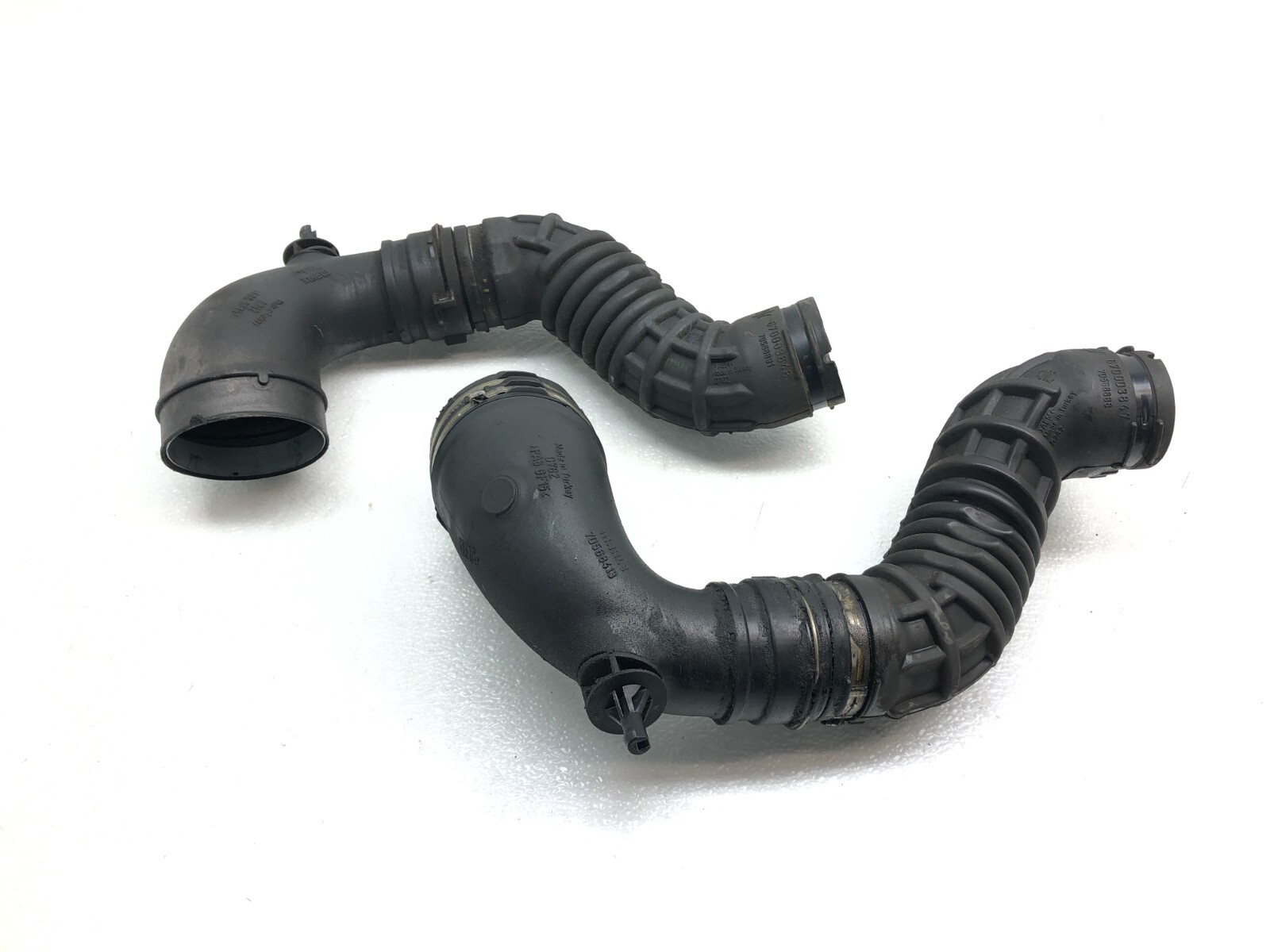 2014-2017 MASERATI GHIBLI S Q4 AIR CLEANER SLEEVE TUBE DUCT PAIR W/ SENSOR OEM.