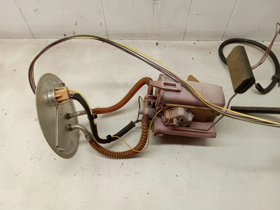 Ford Taurus 1999 conjunto de bomba de combustible OEM, 323-01241 Foto 2 de 4