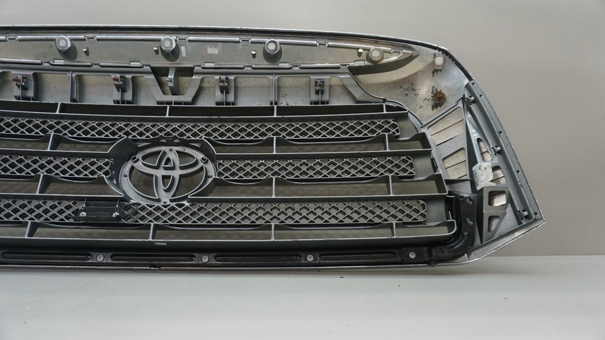 2007-2009 Toyota Tundra Front Bumper Grille Grill w/ Emblem OEM