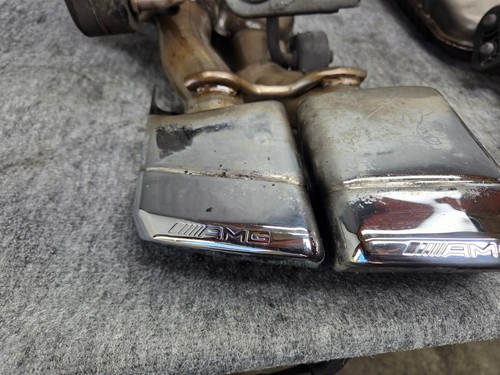 ✔ JUEGO DE PUNTA DE TUBO SILENCIADOR ESCAPE TRASERO MERCEDES W218 W212 E63 CLS63 AMG OEM - Imagen 5 de 12