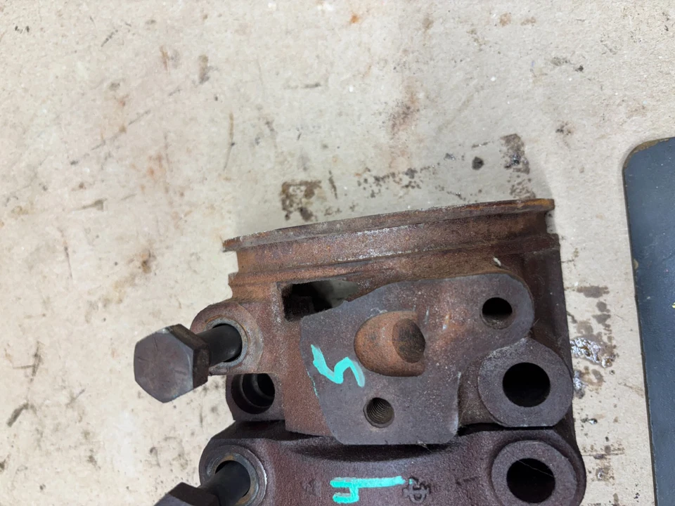 DODGE DART DUSTER CARREGADOR D150 RT 318 360 340 TAMPA PRINCIPAL DO VIRABREQUIM DO MOTOR SE - Imagem 4 de 4