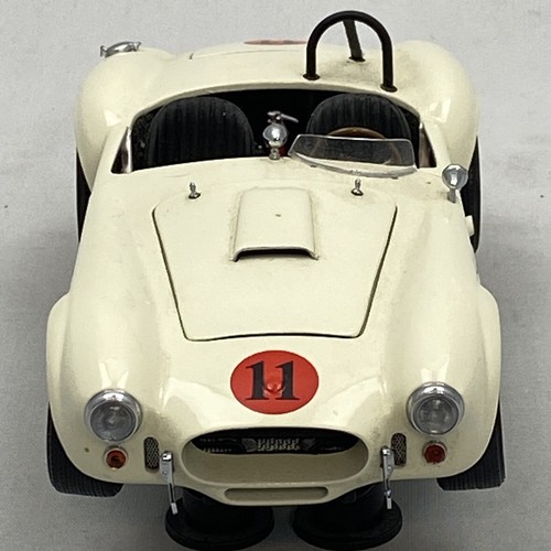 Vintage 1998 NAPA Classics 1965 SHELBY COBRA 427 S/C CSX3012 1:24 Diecast Car - Picture 5 of 20